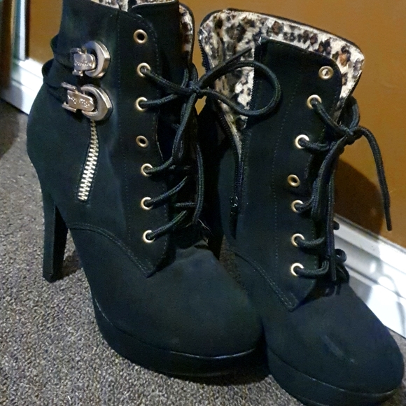 Black leopard heeled boots - Picture 4 of 4